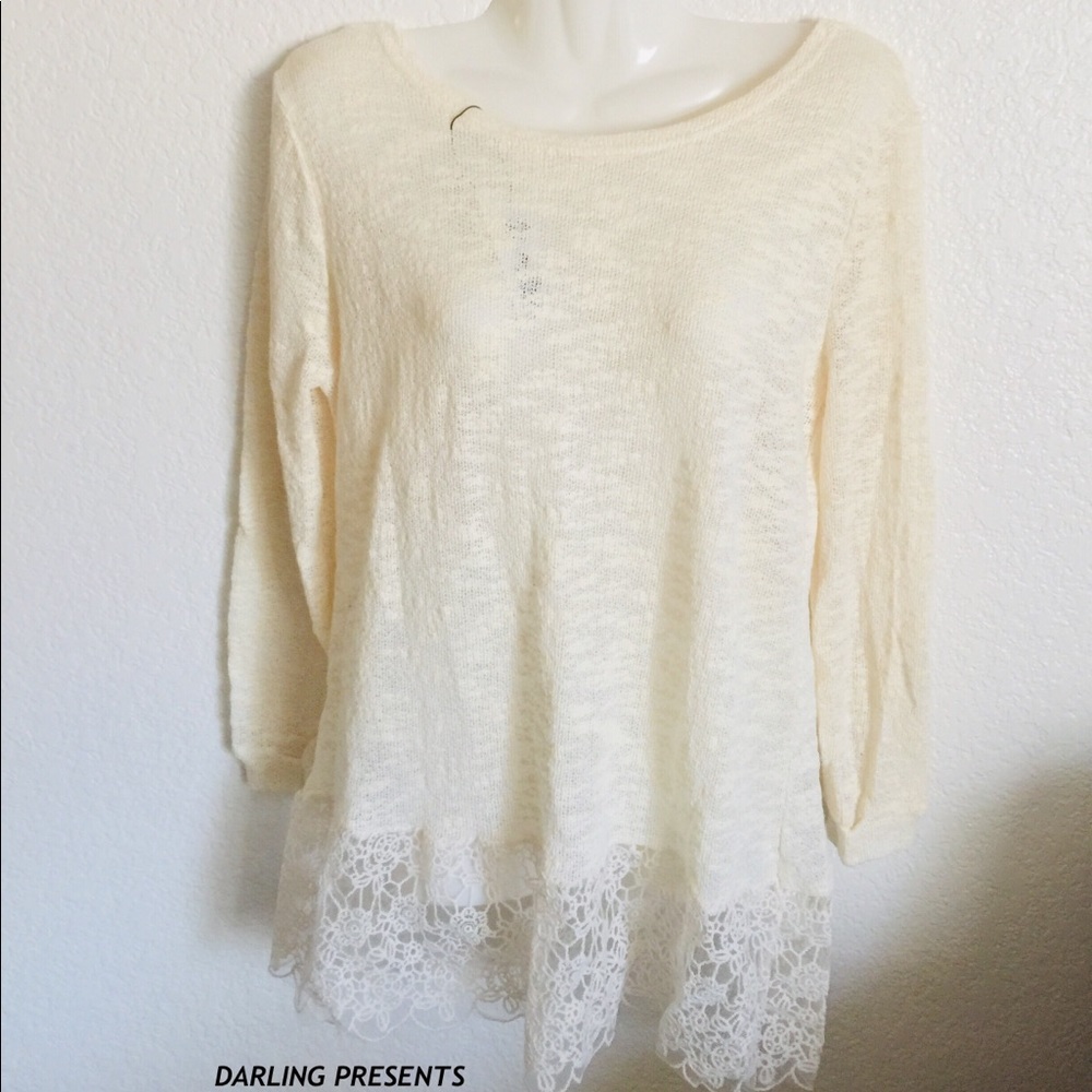 ⬇️ $26 CREAM CROCHETED LACE BOTTOM TOP SIZE M - Picture 3 of 6